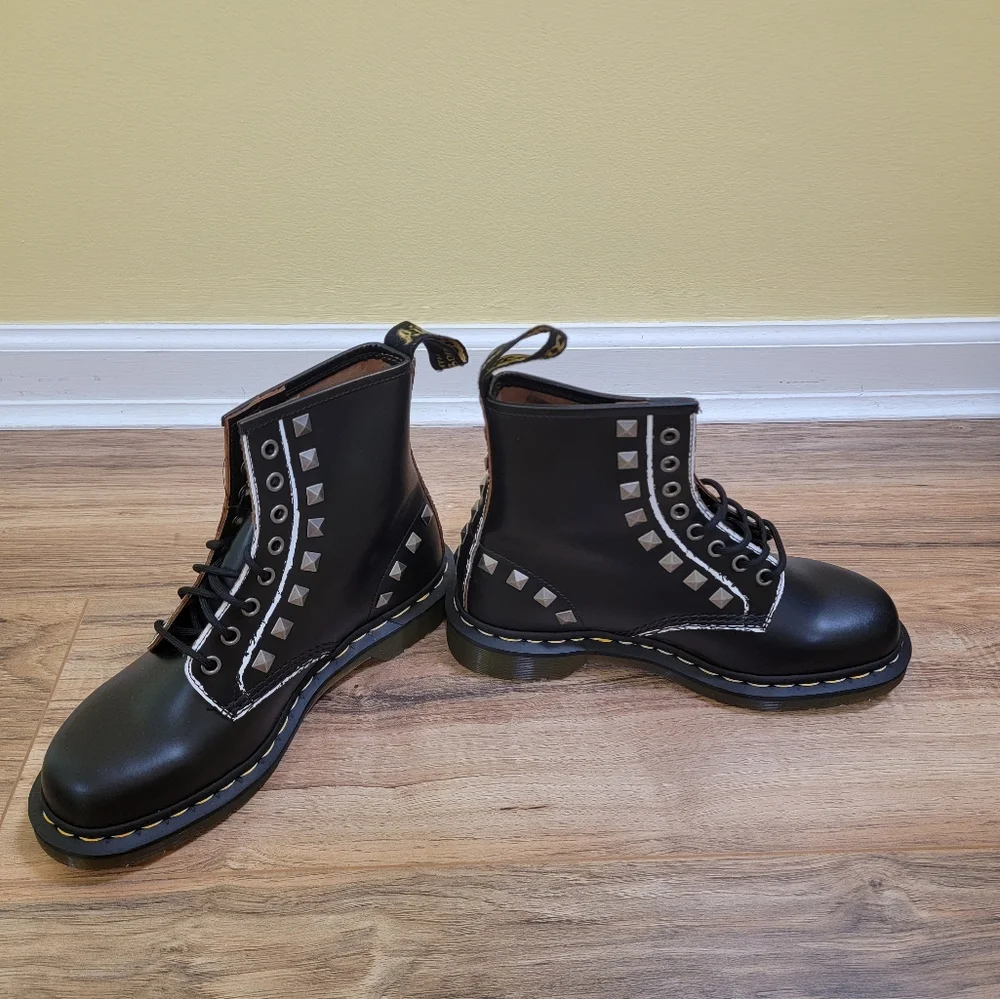 Dr. Martens 1460 STUD - Picture 3 of 11